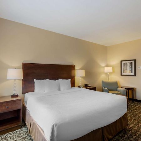 Best Western Plus Walkerton Hotel & Conference Centre Exterior photo