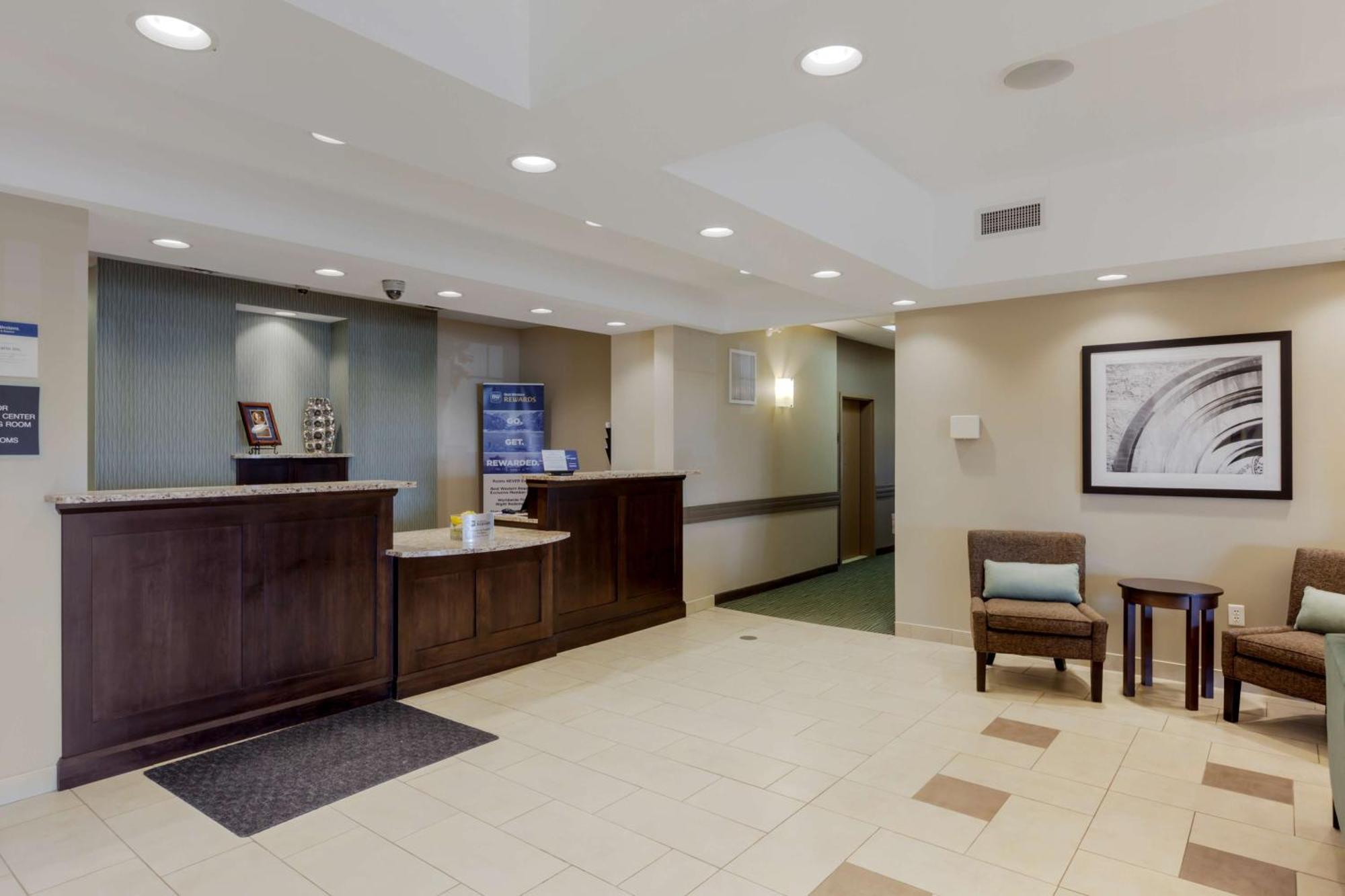 Best Western Plus Walkerton Hotel & Conference Centre Exterior photo