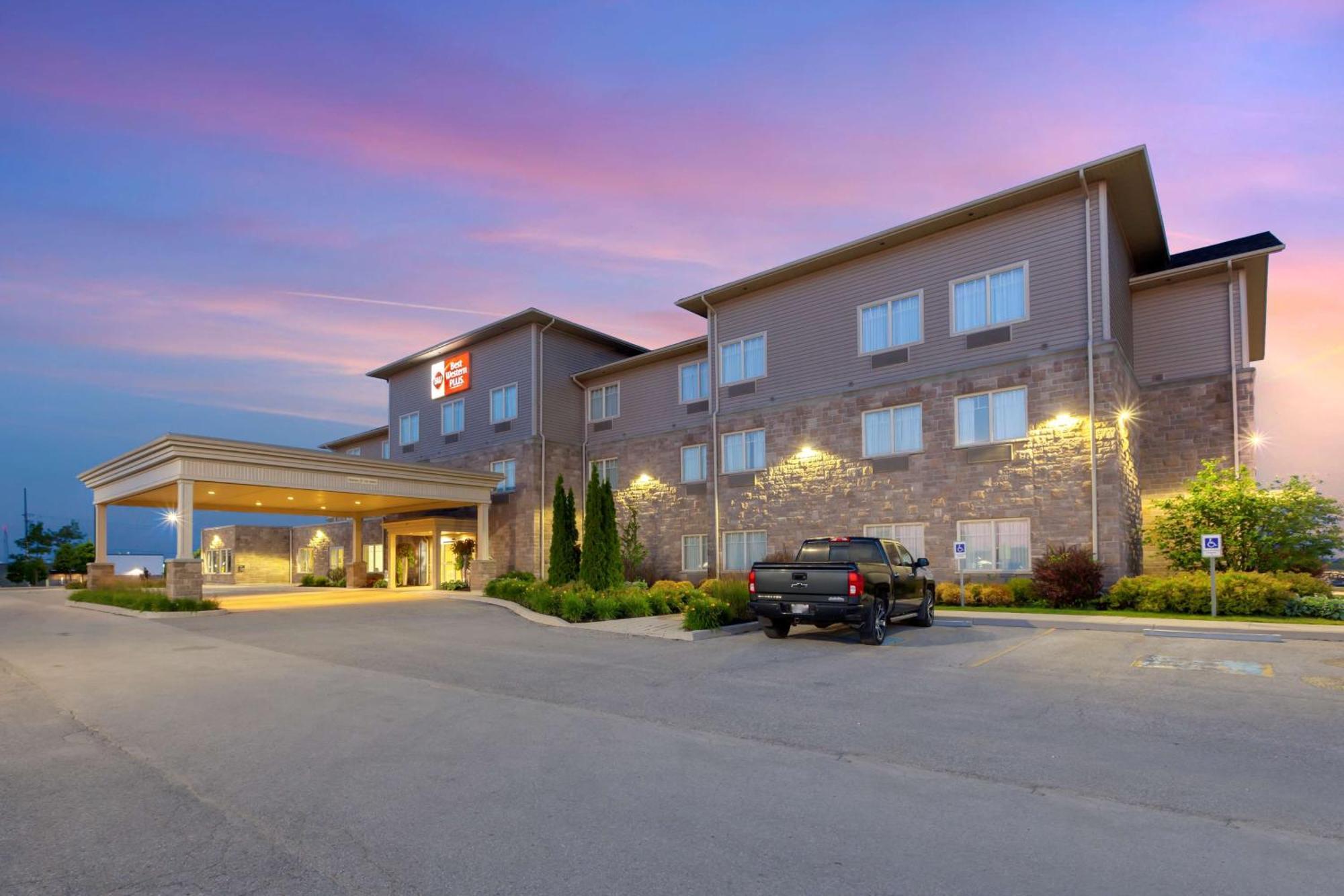 Best Western Plus Walkerton Hotel & Conference Centre Exterior photo